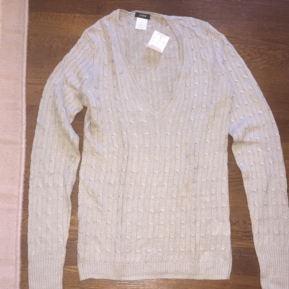 V neck cable linen sweater.